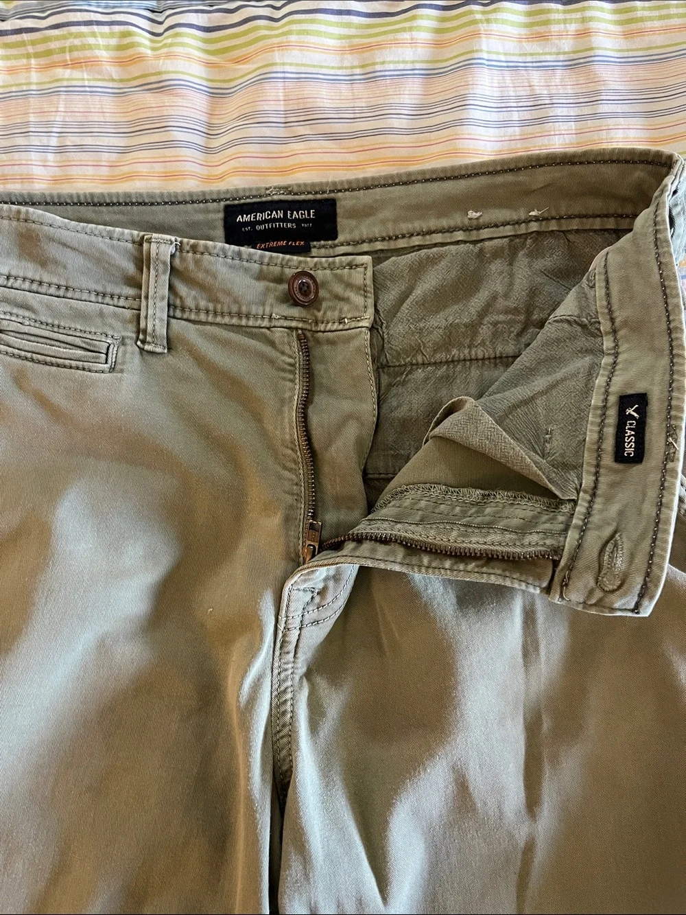 American Eagle Outfitters Men's Flat Front Shorts - Green & Khaki 2 Pairs 32‎